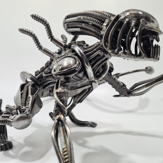 Alien Kriechend Figur