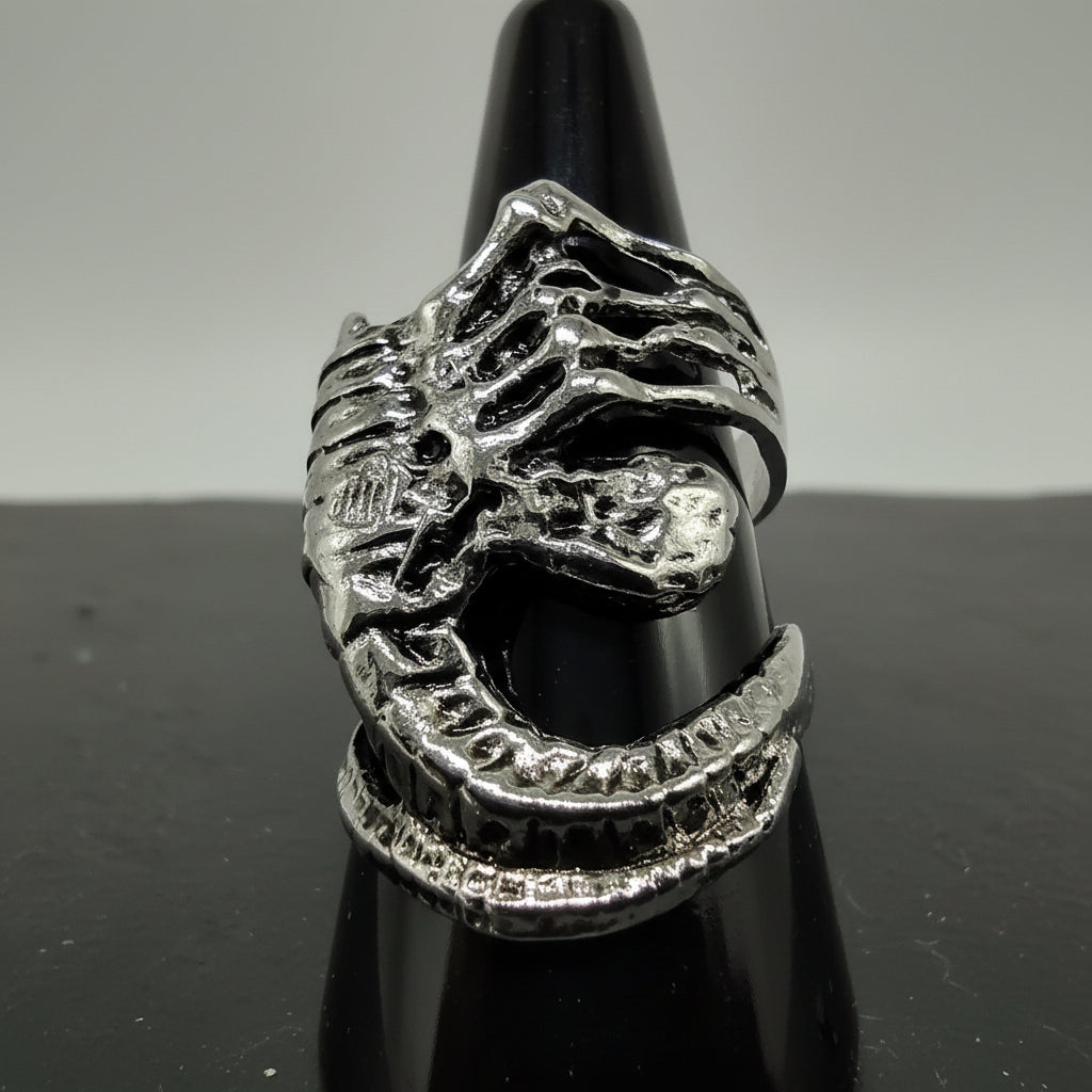 Alien Face Hugger Ring