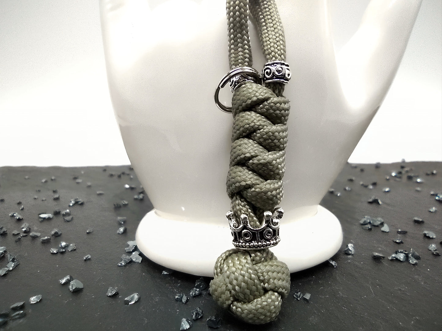 Paracord Anhänger Kugel und Krone silber