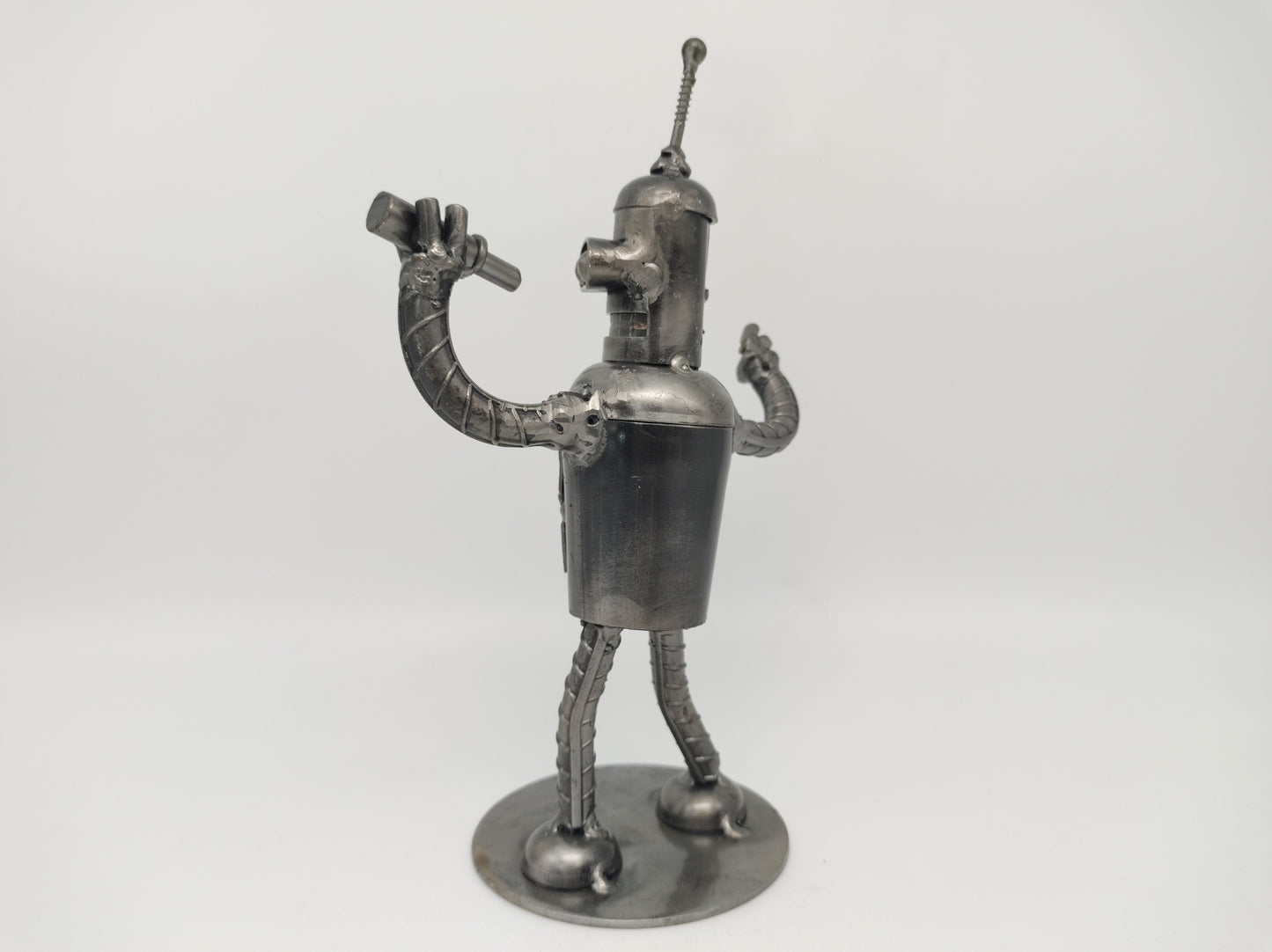 Bender Figur mit Flasche