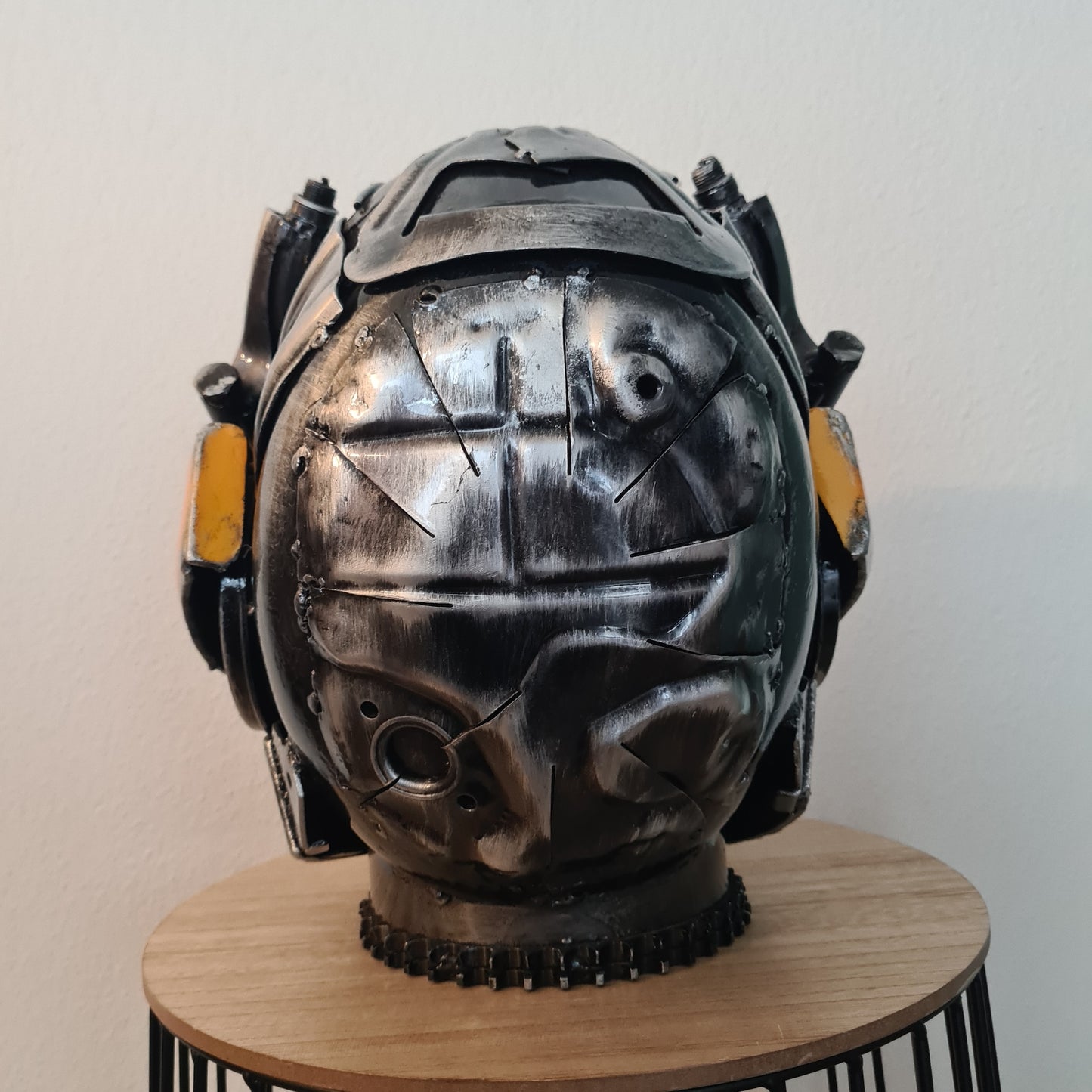 Bumblebee Kopf von 2,3m Skulptur